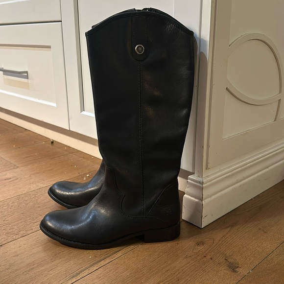 Frye boots Brand New! perfect fall and winter staple :) - Picture 2 of 4